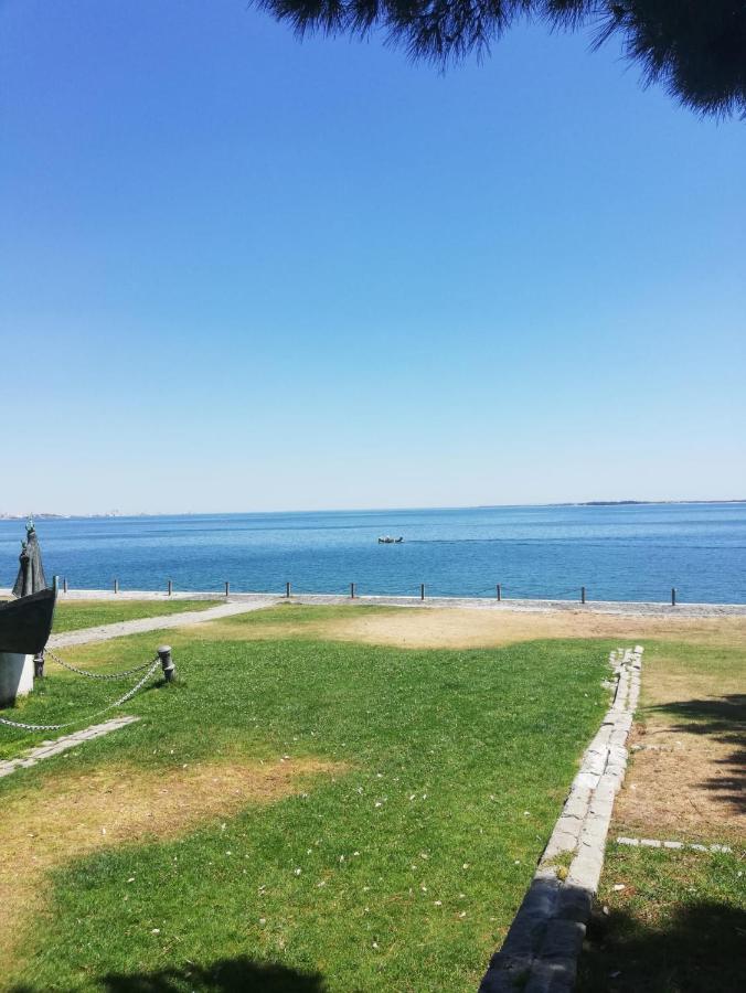 Beach Sea View Apartment Сетубал Екстериор снимка